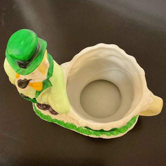 Vintage Holland Floral Ceramic Leprechaun with Beer Mug Figural Planter 1991 - Picture 5 of 7